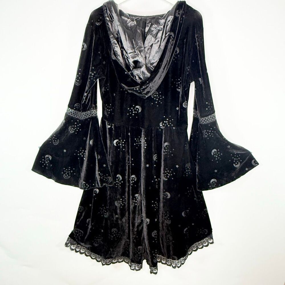 Spirit Halloween Celestial Coven Hooded Velvet Dress in Black - US Women’s XL